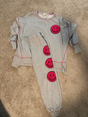Fantastic Fawn Gray Sweatshirt & Jogger Set with Pink Smiley Faces